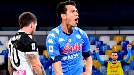 ‘Chucky’ Lozano anota en goleada de Napoli, que asalta el segundo lugar