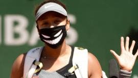 Multan a Naomi Osaka y amenazan con expulsarla de Roland Garros