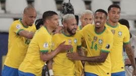 Neymar marca en recital de goles de un imparable Brasil sobre Perú