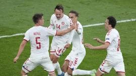 Dinamarca golea a Rusia y clasifica a octavos en la Euro 2020
