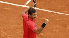Federer da la batalla para vencer a Cilic en Roland Garros