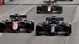 Lewis Hamilton pide disculpas a Mercedes por fallar en Baku