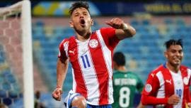 Paraguay remonta a Bolivia con doblete de Ángel Romero