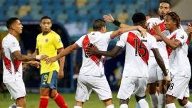 Perú se impone a Colombia y Santiago Ormeño debuta con victoria