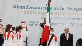 López Obrador abandera delegación olímpica de México y promete apoyo