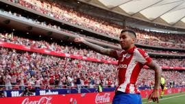 Correa guía triunfo en el partido 100 del Atlético en el Metropolitano