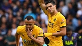 Raúl Jiménez juega todo el partido en derrota de Wolves ante Tottenham