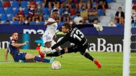 Real Madrid se niega a caer y Vinicius evita el descalabro ante Levante