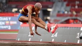 Venezolana Yulimar Rojas es campeona salto triple con récord mundial