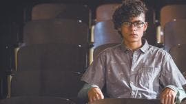 Iñaki Godoy caracteriza a 'Pedro', en su debut en cine con la película mexicana '¡Ánimo, juventud'.