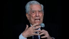 El escritor peruano Mario Vargas Llosa habló hoy durante la presentación de su serie 'Mario Vargas Llosa una vida en Palabras', en la capital mexicana. 