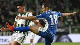 Andrés Guardado es titular en victoria de Betis sobre Ferencvaros
