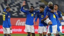 Brasil se impone en Chile y sigue con paso perfecto en la eliminatoria