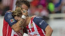 Guadalajara vence al Pachuca y toma oxígeno en el Apertura 2021