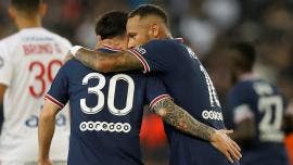 Tridente del PSG pasa susto y sufre para derrotar al Olympique Lyon