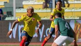 Roger Martínez anota en el empate de Colombia contra Bolivia