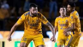 Gignac firma triunfo de Tigres sobre Chivas y se acerca a la liguilla