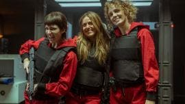 Úrsula Corberó, Itziar Ituño y Esther Acebedo en 'Money Heist' ('La Casa de Papel'). 