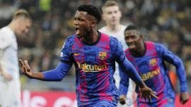 Un gol de Ansu Fati da una vida extra al Barça en la Champions