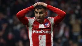 Atlético pierde en casa contra Milan y bordea el abismo en la Champions League