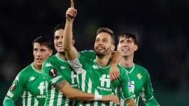 Betis gana y asegura su pase en la Europa League como segundo de grupo