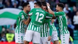 Betis se impone a Levante con triplete de Juami y Andrés Guardado de titular