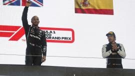 Hamilton gana en GP de Qatar y Red Bull ‘regala’ a Alonso el podio de Checo