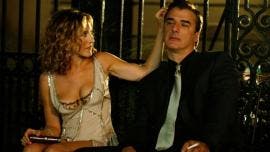 Sarah Jessica Parker con Chris Noth, en una escena de la serie 'Sex And The City'.