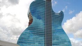 Hotel Guitarra de la compañía Hard Rock and Casino en Hollywood, Florida.