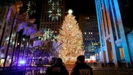 El famoso árbol navideño del Rockefeller Center en Manhattan.