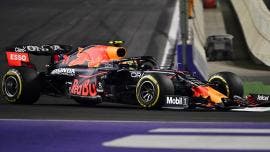 Checo Pérez abandona GP de Arabia Saudita por incidente con Charles Leclerc
