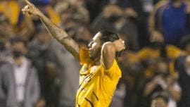 Carlos Salcedo se va de Tigres a Toronto FC en cambio por Yeferson Soteldo 