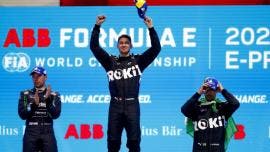 Edoardo Mortara gana en la segunda carrera en Diriya y lidera la Formula E