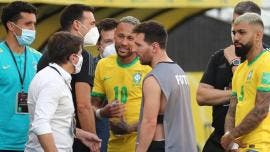 FIFA ordena jugar Brasil-Argentina y sanciona a cuatro jugadores argentinos