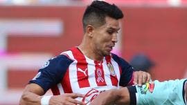 Jesús Molina es baja de Chivas de siete a nueve meses por rotura de ligamento