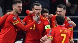 Gareth Bale marca doblete a Austria y guía a Gales a final de la repesca