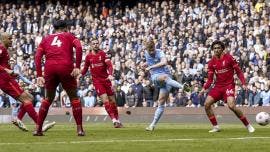 Manchester City y Liverpool empatan en un partidazo y la Premier sigue viva