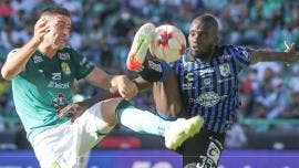 León rescata empate ante Querétaro con un gol de penalti de Ángel Mena