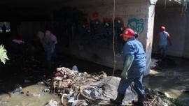 Ecatepec limpia cañadas y barrancas para prevenir inundaciones en temporada de lluvias