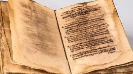 Italia recuperó hoy un antiguo manuscrito 'Las profecías de M. Michel', escritas en 1568 por el astrólogo francés Michel de Nostre-Dame.
