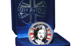 Moneda conmemorativa de los Sex Pistols alusiva a la reina Isabel II.