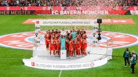 Bayern Munich recibe oficialmente la ensaladera por décima vez consecutiva