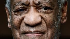 Bill Cosby es declarado culpable de un caso de agresión sexual en 1975.