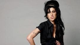 Amy Winehouse tendrá biopic de la directora de 'Cincuenta sombras de Grey'.