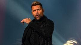 Ricky Martin presenta disco a casi una semana de vista por caso judicial.