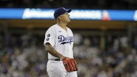 Julio Urías se salva de la derrota en vibrante juego en que Dodgers barre a Cubs