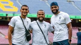 Dani Alves pide a Pumas disfrutar la experiencia de enfrentar a Barcelona