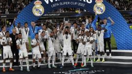 Real Madrid gana a Eintracht con goles de Alaba y Benzema y conquista la Supercopa