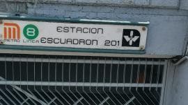 Se reanuda servicio en L8 del Metro tras retiro de persona en vías