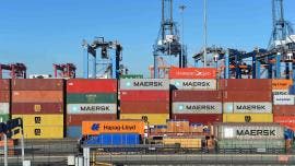 Contenedores en el puerto de Manzanillo, Colima